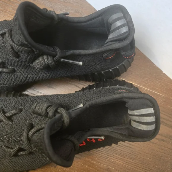 Adidas Yeezy size 10 mens yeezy kanye west boozy 350 v2 bred core